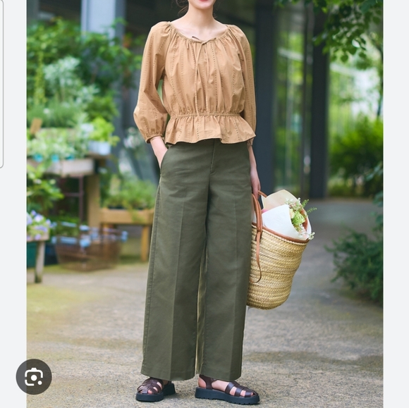 Uniqlo Women's Wide Chino Pants Olive NWT - Picture 7 of 8